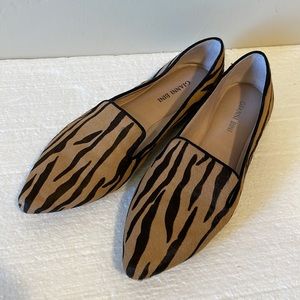 Gianni Bini Flats Melbin Natural and Black size 7 Excellent Condition